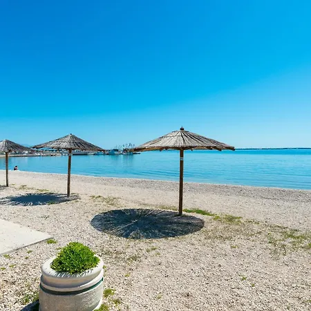 With Parking Space - 23025 * 维尔