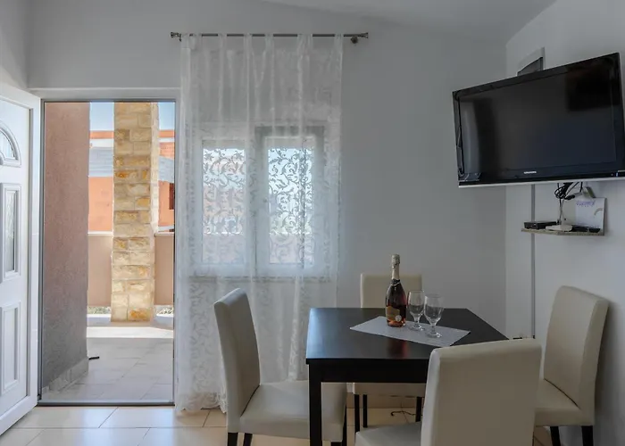 Apartman With Parking Space - 23025